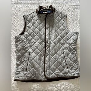 Peter Millar silver/light gray quilted vest with brown accents. Size XL
